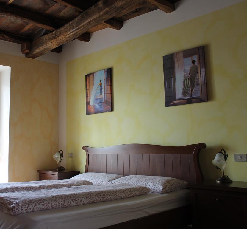 Camera Matrimoniale con Letto Supplementare