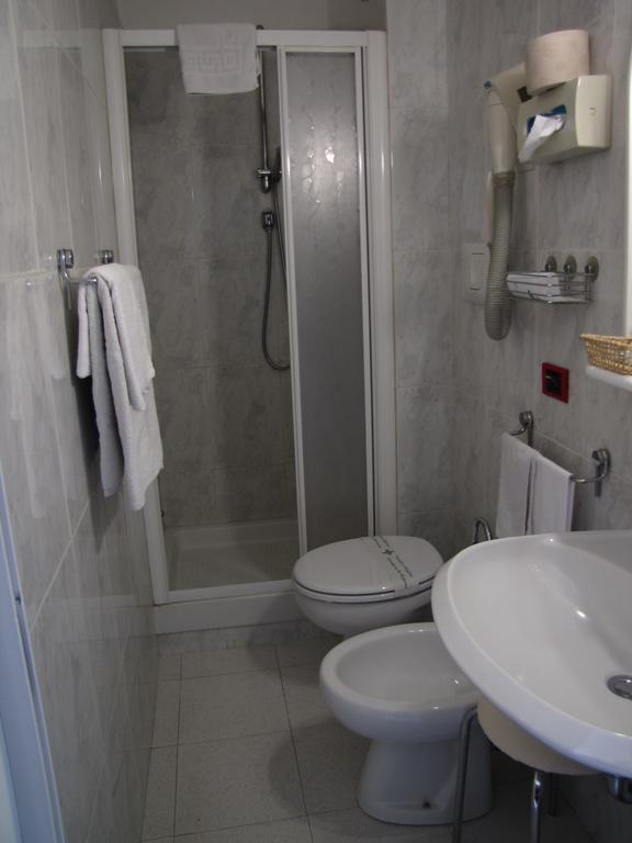 Camera Matrimoniale/Doppia con Letti Singoli