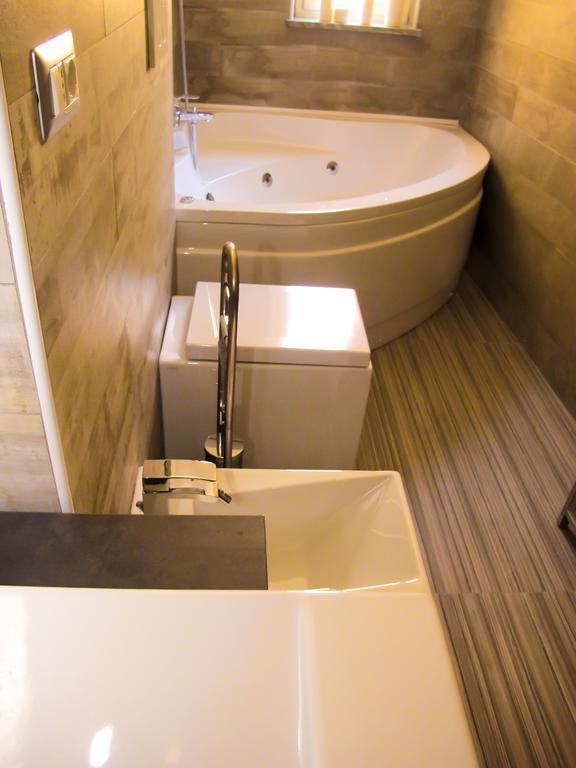 Apartament typu Suite z wanną z hydromasażem