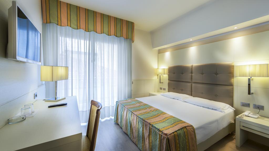 Double or Twin Room,324818080:JPEG