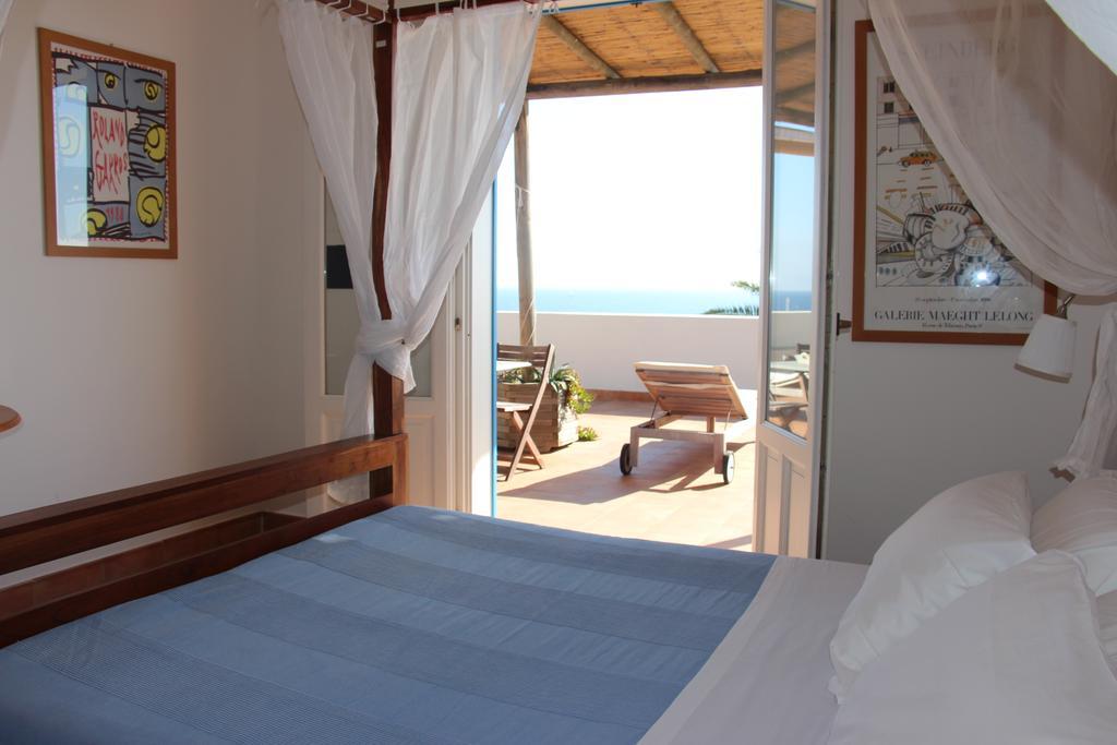 Suite,966688840:JPEG