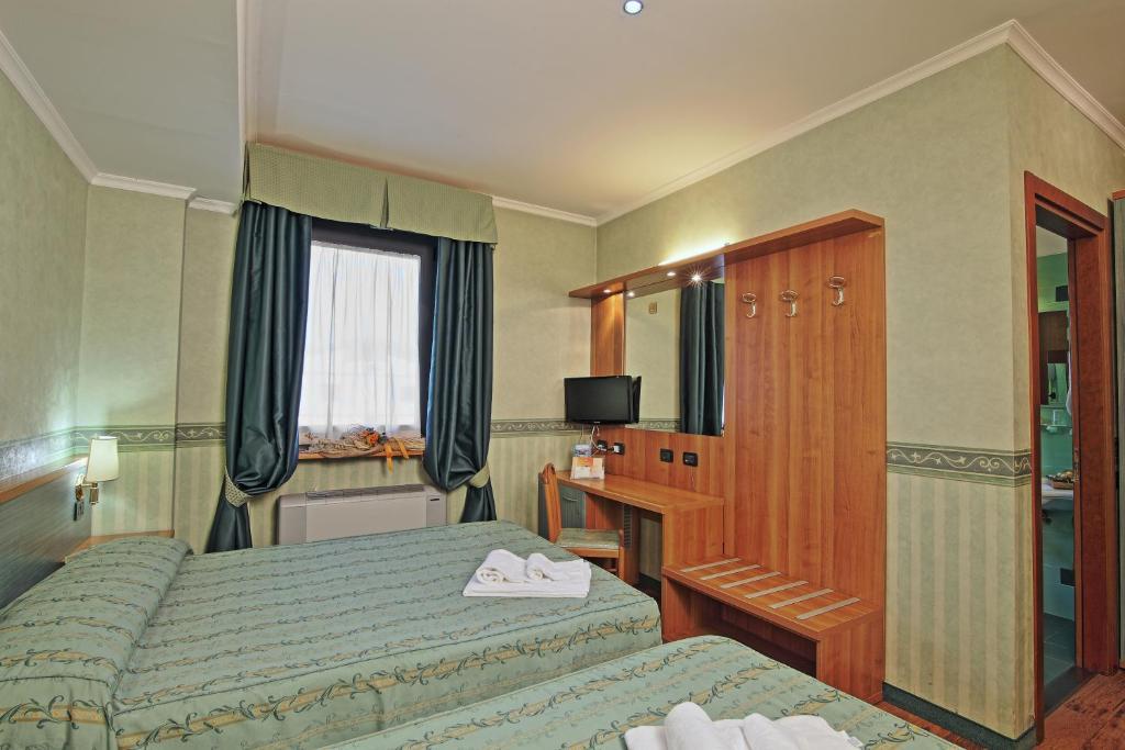 Classic Quadruple Room