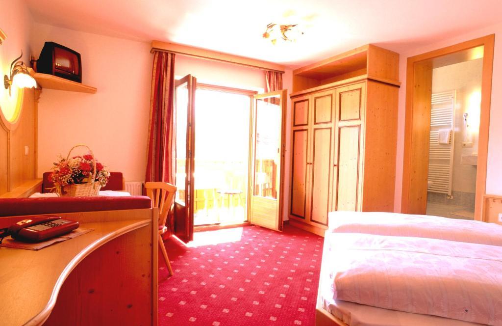 Double Room with Mountain View,56568802:JPEG