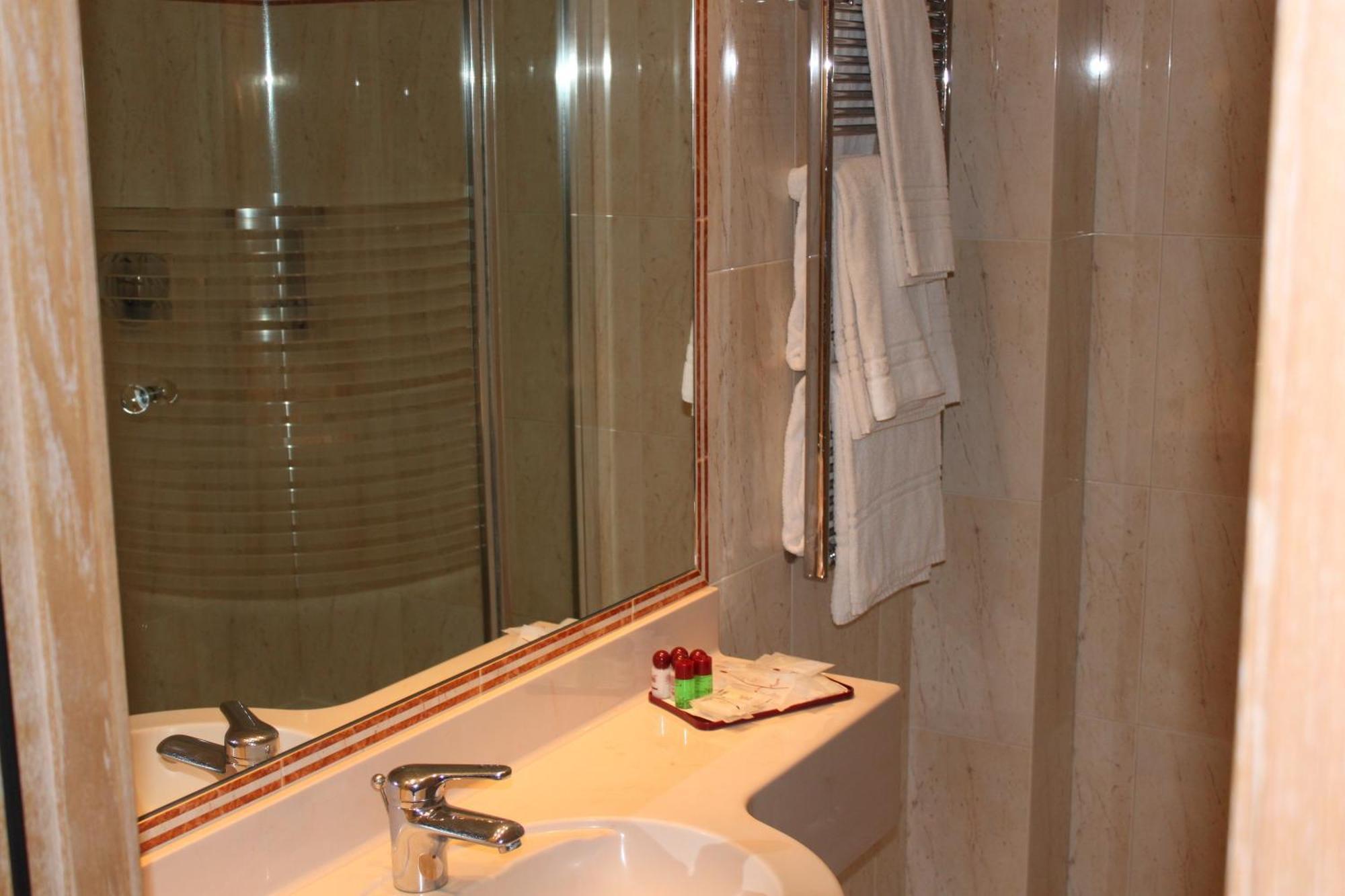 Superior Triple Room,744296398:JPEG