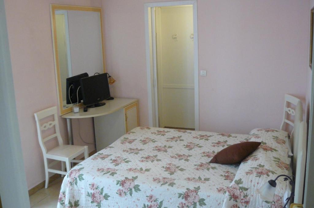 Suite con 3 Camere da Letto - Dependance (6 Adulti)