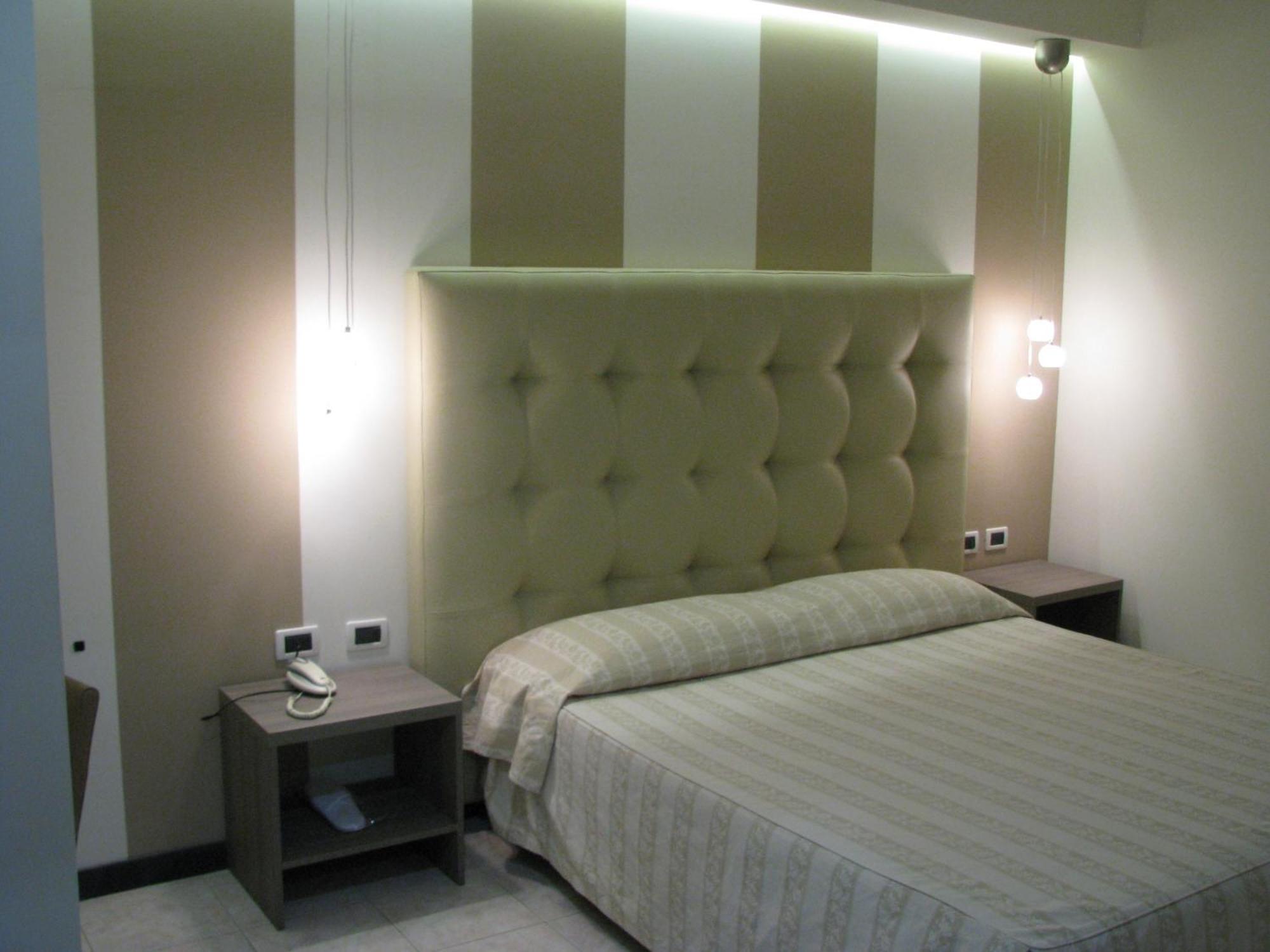 Deluxe Double Room,451366689:JPEG