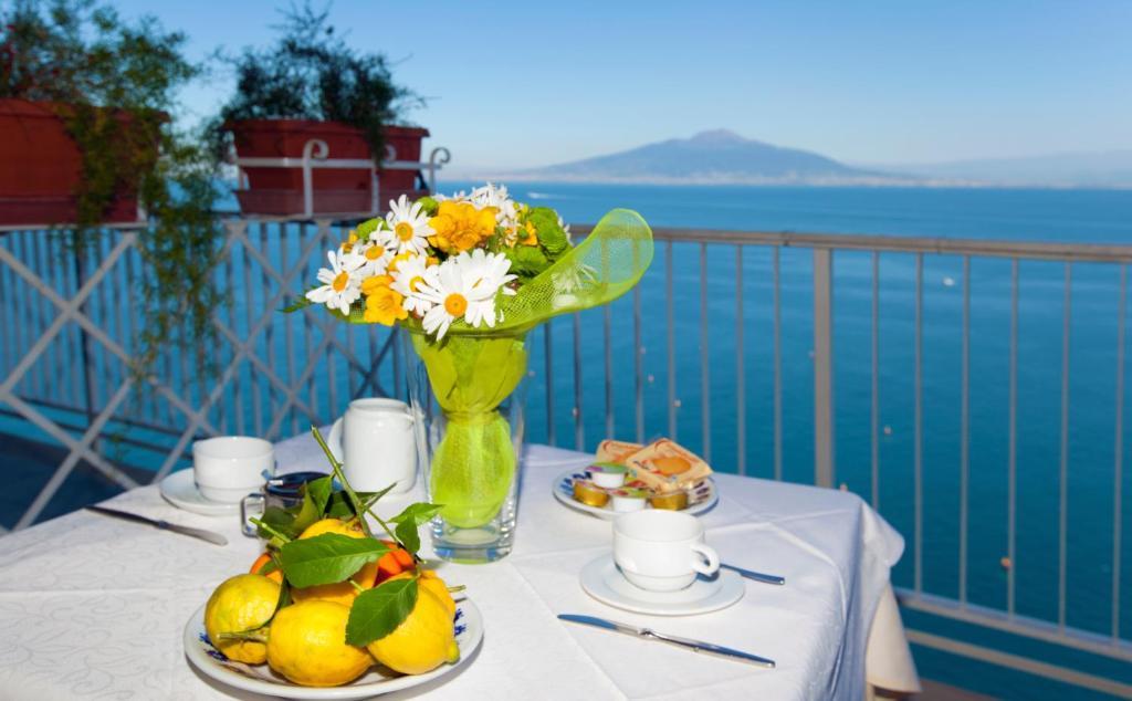 Quadruple Room with Balcony and Sea View
