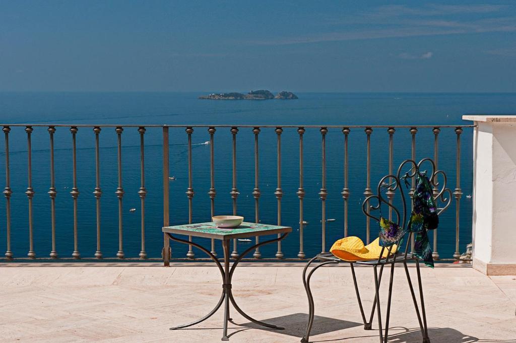 Two Connecting Rooms with Terrace and Sea View (4 Adults),31318208:JPEG