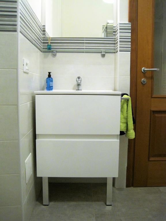 Double Room with Private External Bathroom,402259407:JPEG
