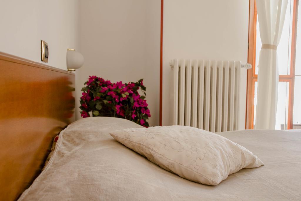 Single Room with Balcony,318242293:JPEG