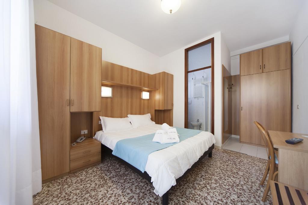 Double or Twin Room,685289034:JPEG