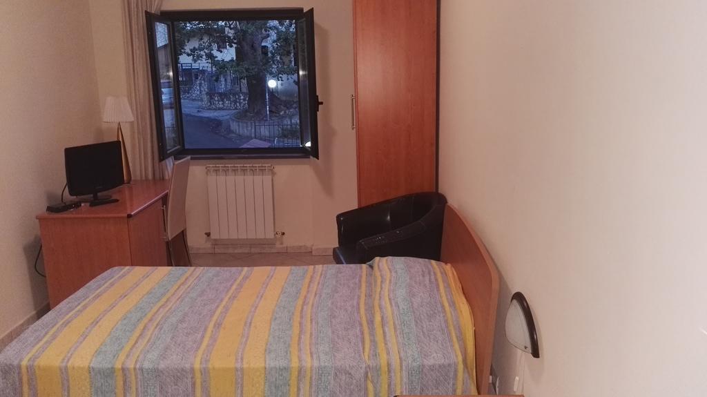Camera Matrimoniale (1 Adulto + 1 Bambino)