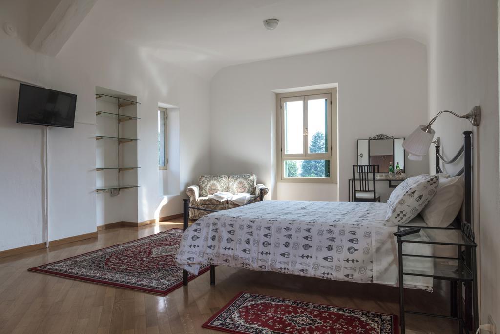 Suite with Mountain View