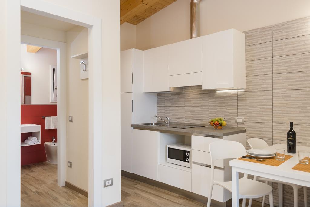 Deluxe One-Bedroom Apartment