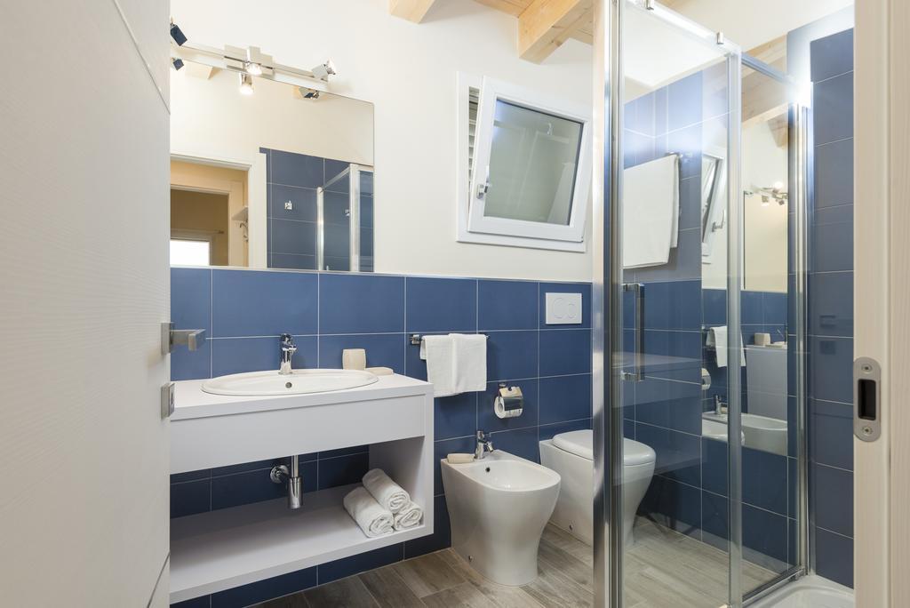 Deluxe One-Bedroom Apartment