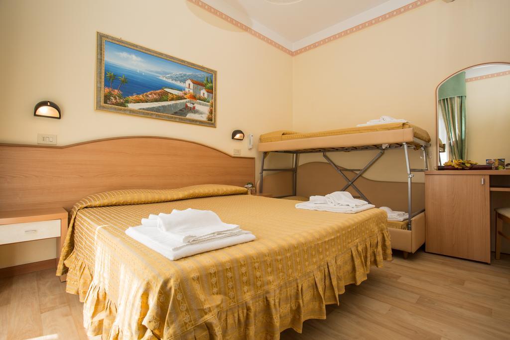 Pokój Czteroosobowy z balkonem