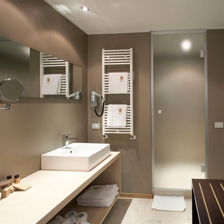 Deluxe Double or Twin Room with Mountain View