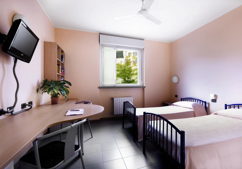 Quarto com 2 Camas de Solteiro