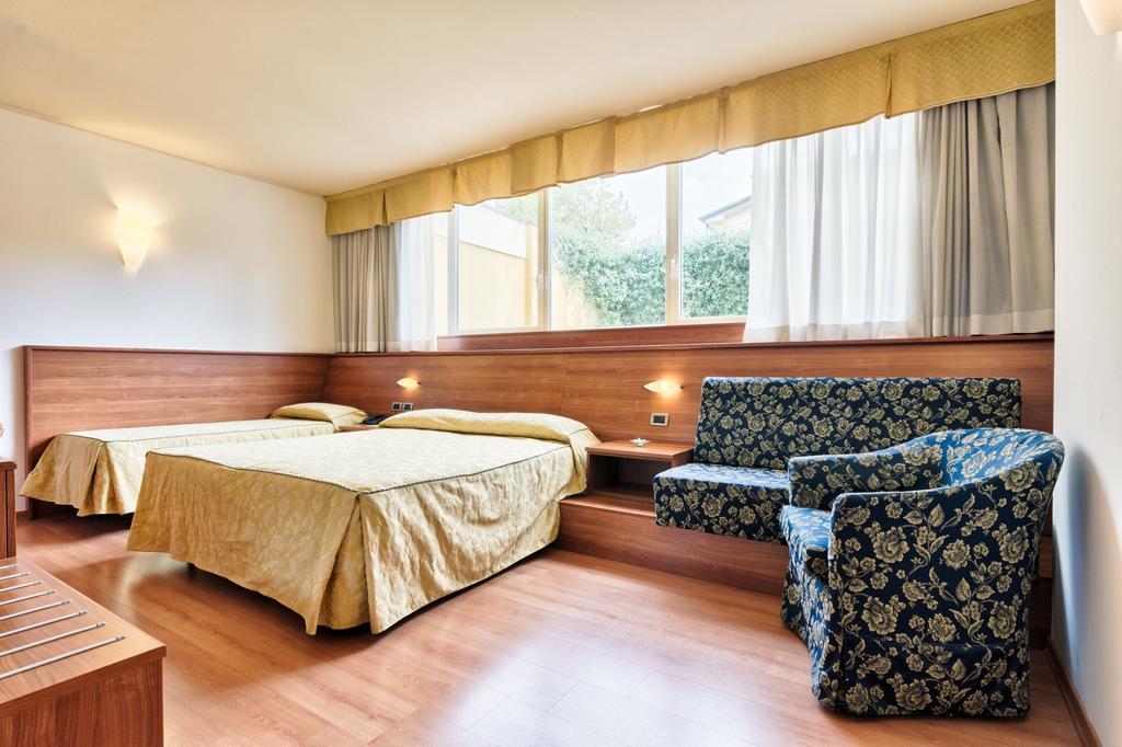 Room for 5 Guests