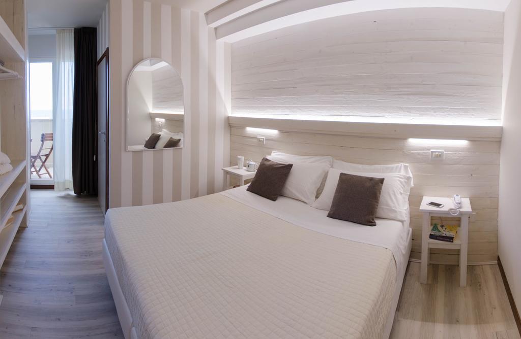 Familiensuite mit Balkon