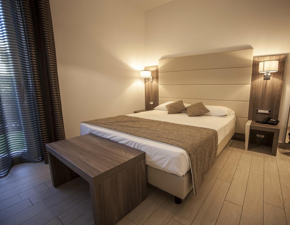 Double or Twin Room Garden View Ground Floor Beach Access,1615390215:JPEG