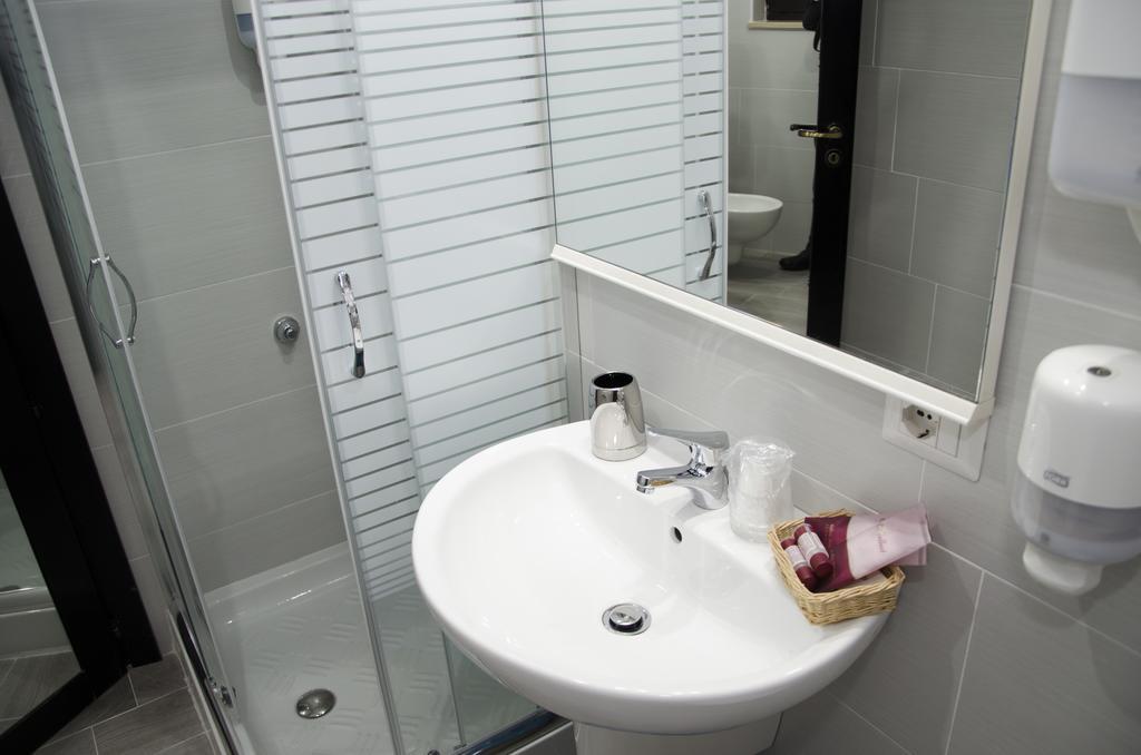 Budget Double Room,779399625:JPEG