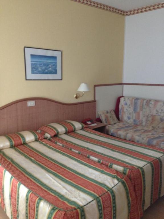 Single Room Balcony,37255261:JPEG