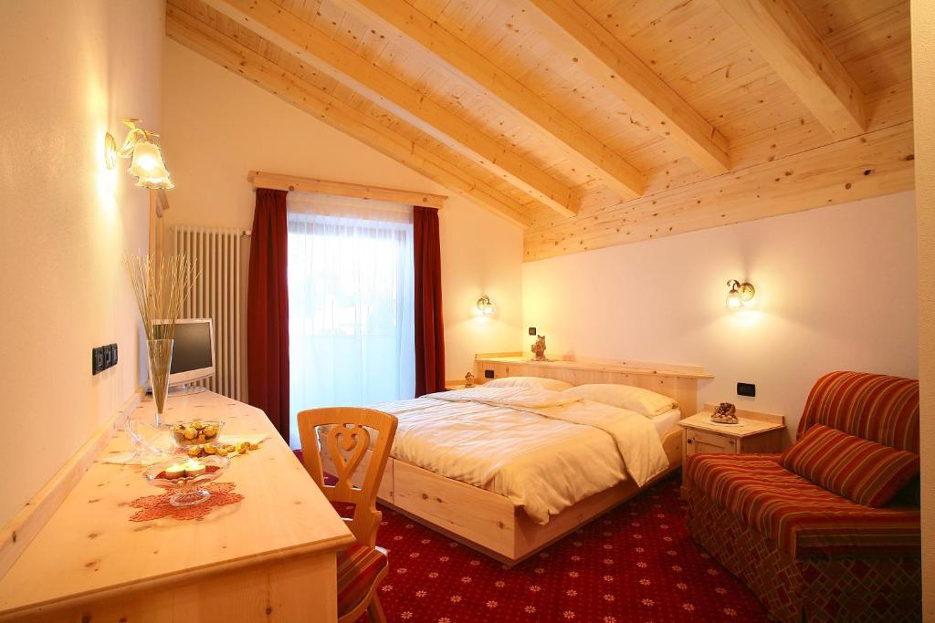 Double or Twin Room Mountain View