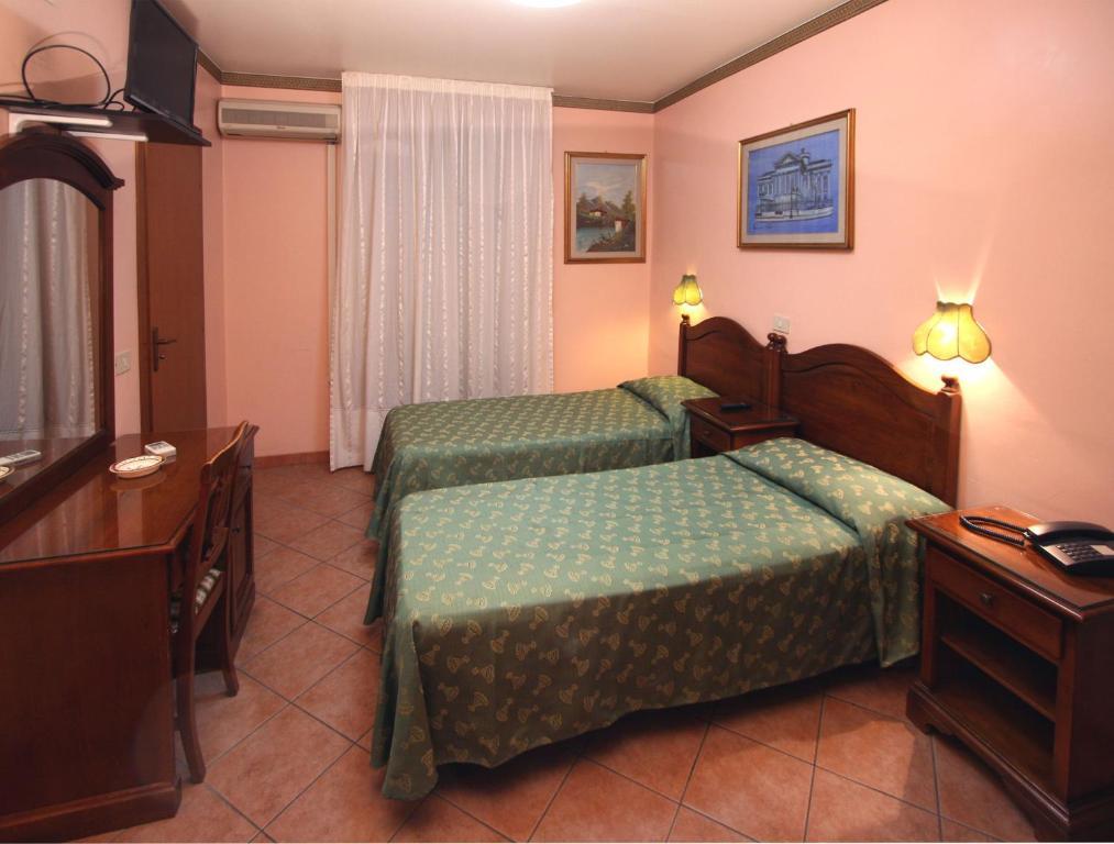 Double or Twin Room with Private Bathroom