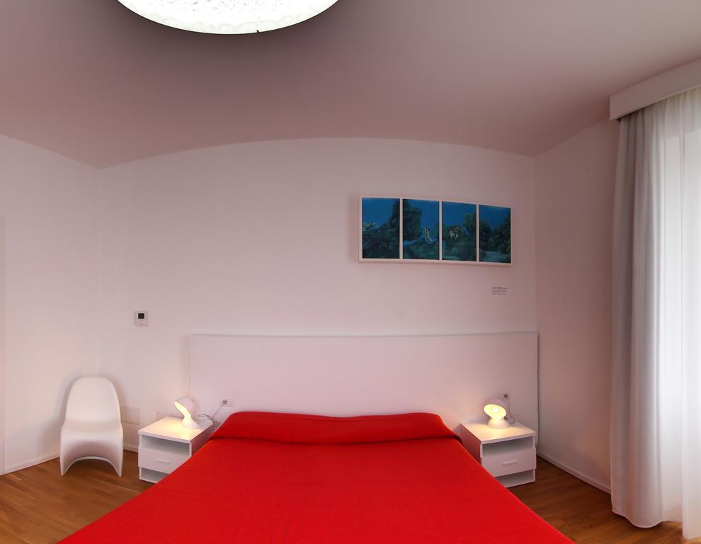Standard Double or Twin Room,378366910:JPEG