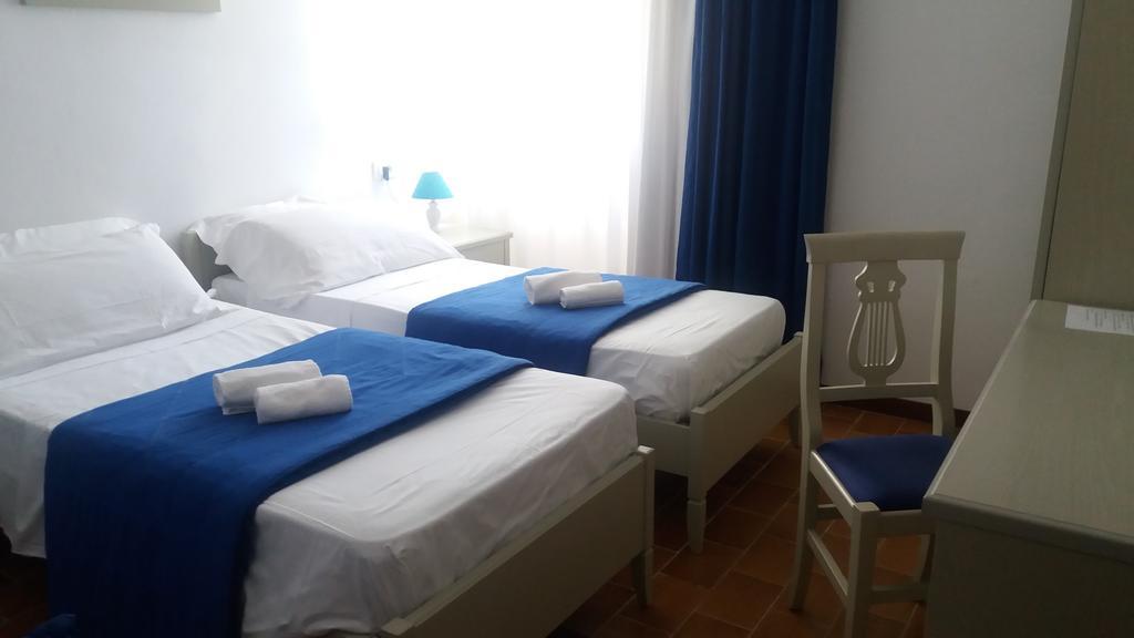 Camera Doppia con Letti Singoli