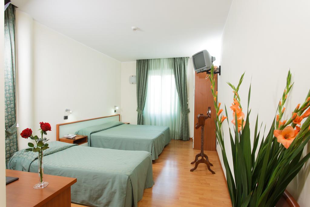 Triple Room,63073780:JPEG