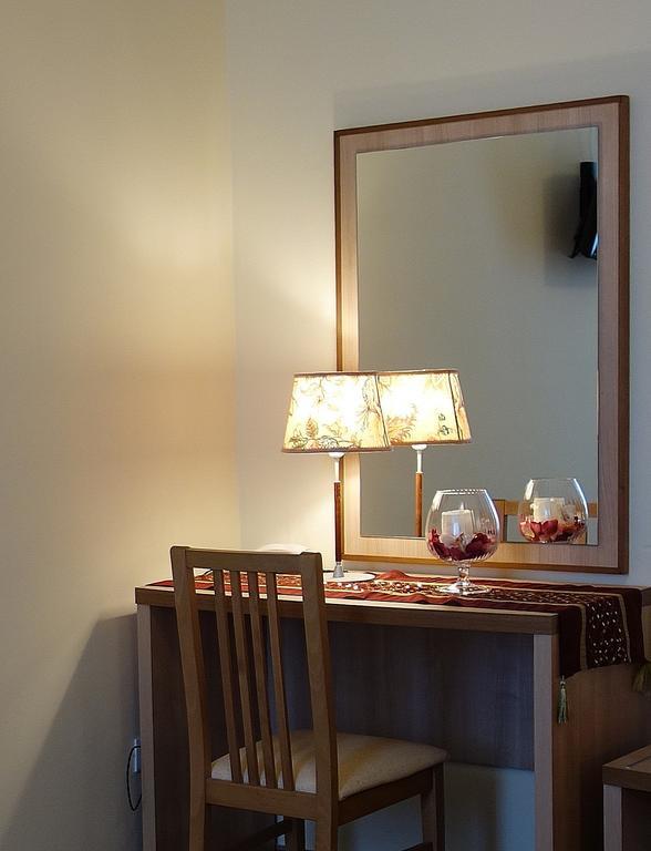 Superior One-Bedroom Apartment (2 Adults)