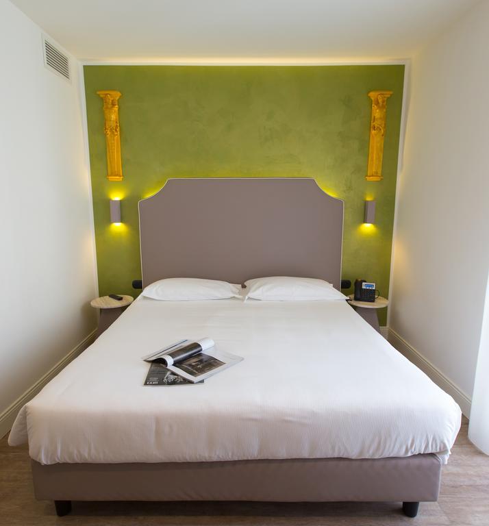 Suite with Mountain View
