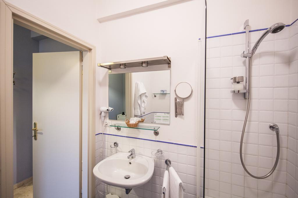 Standard Double Room,395956011:JPEG