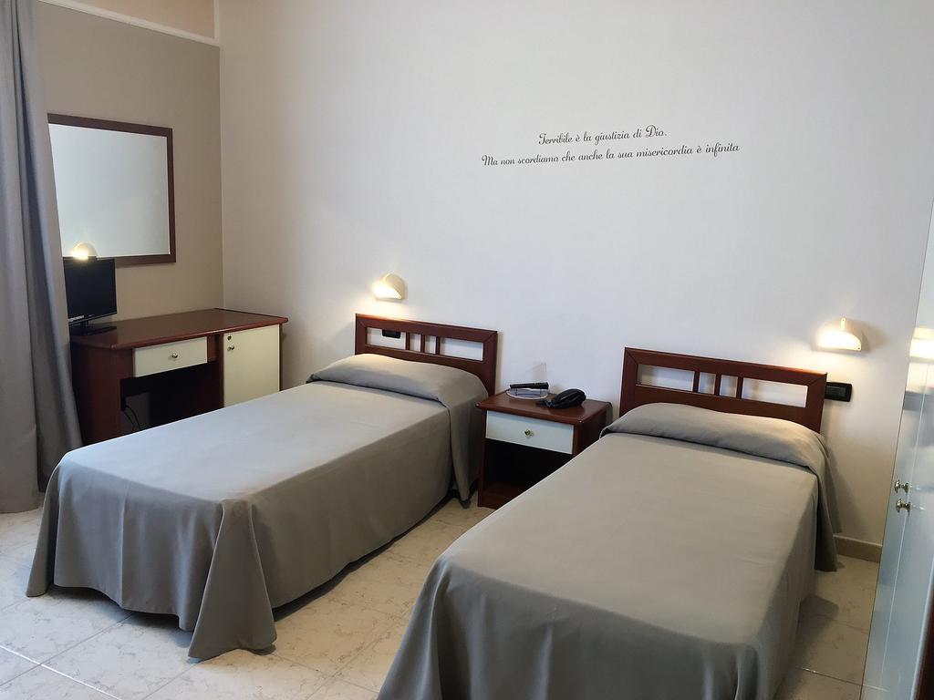 Twin Room with Private Bathroom