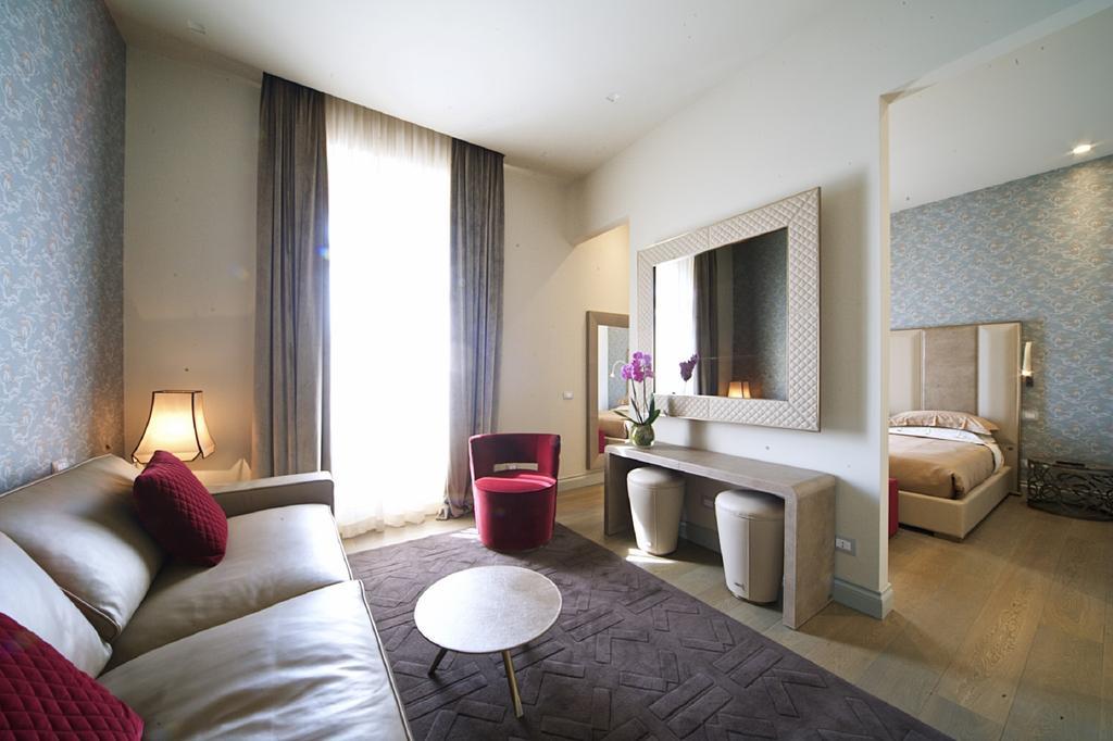 King Suite,400093230:JPEG