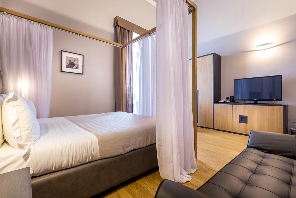 Junior Suite with River View,398600754:JPEG