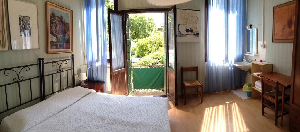 Quarto Duplo com Banheiro Compartilhado