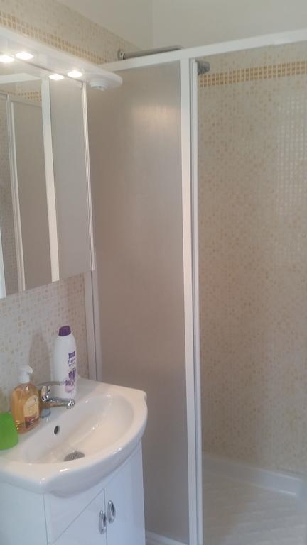Triple Room Bathroom