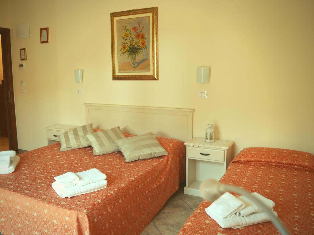 Quadruple Room,1340904056:JPEG