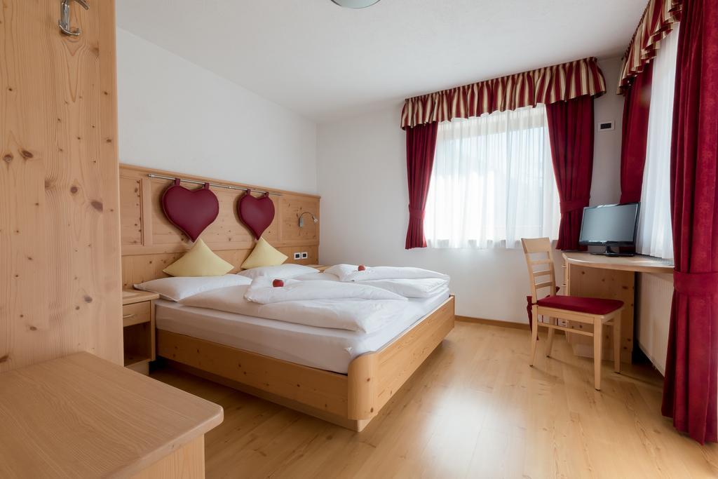 Double Room,402603348:JPEG