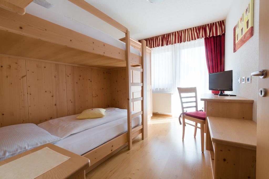 Quadruple Room,402125661:JPEG