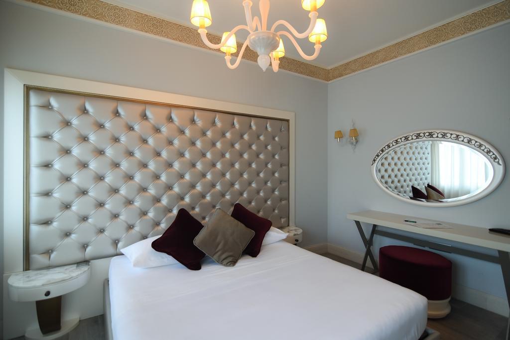 Chambre Double Standard avec Balcon - Vue sur Ville