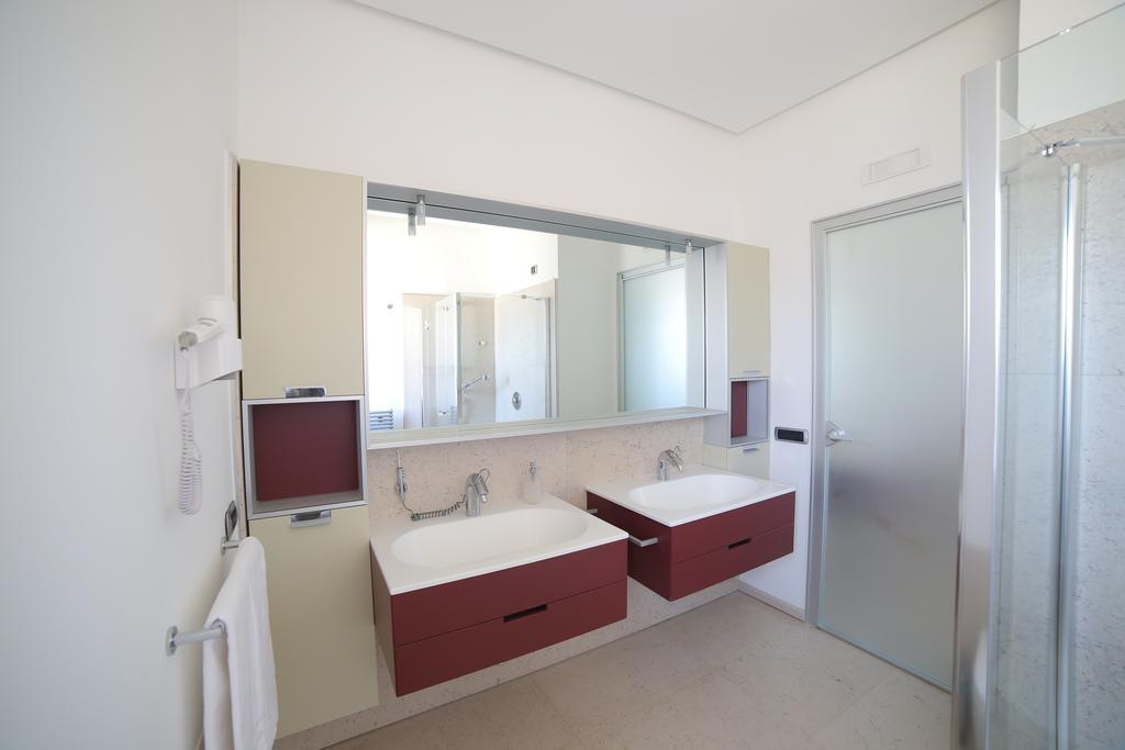 King Suite Spa Bath,1544091583:JPEG