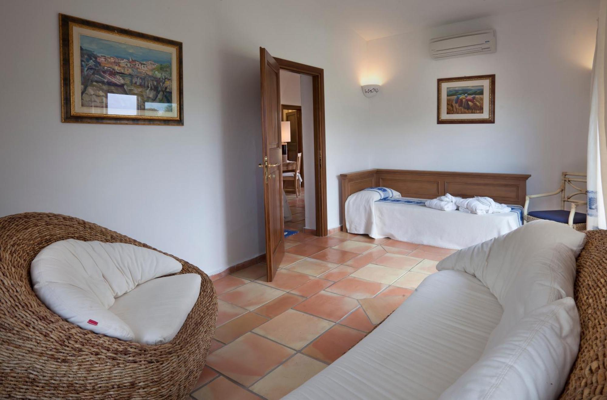 Superior Quadruple Room,1083621238:JPEG