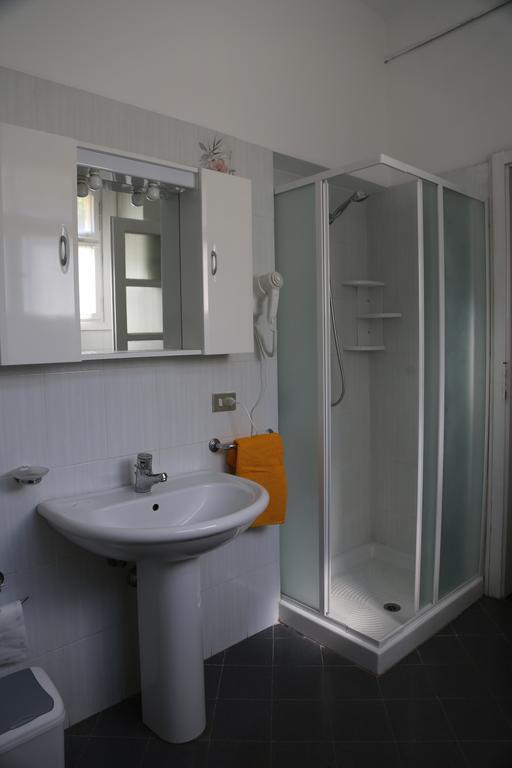 Standard Twin Room with Shared Bathroom
