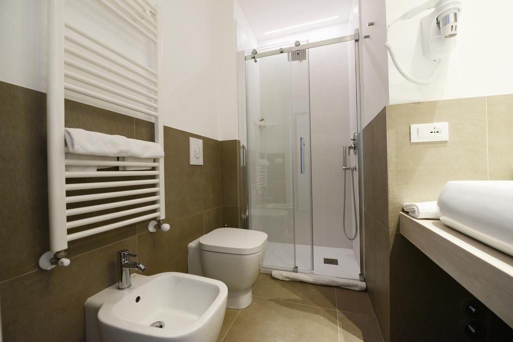 Double Room,413247495:JPEG