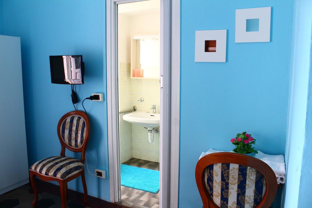 Camera Matrimoniale/Doppia con Letti Singoli con Bagno Privato