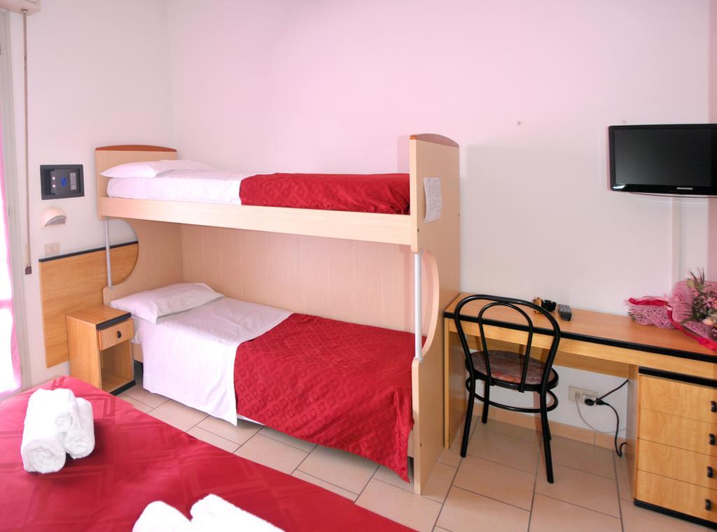 Large Quadruple Room Balcony,425122656:JPEG